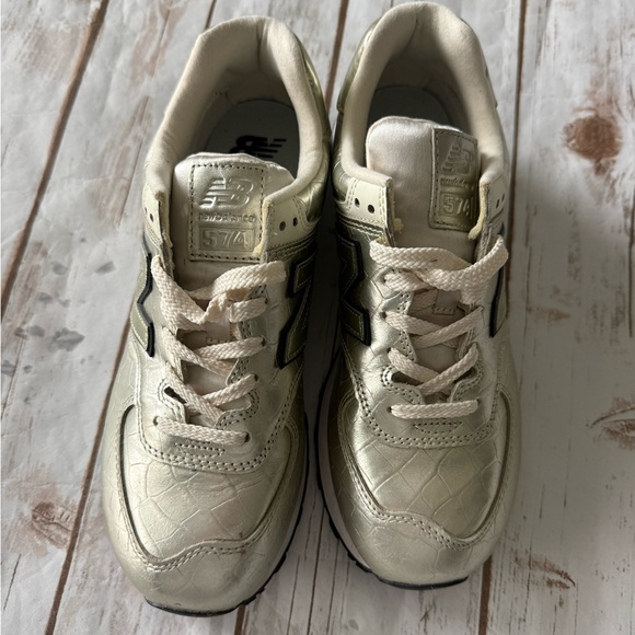 New Balance 574 Gold Sneakers - Picture 5 of 9